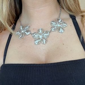 Three flower silver necklace